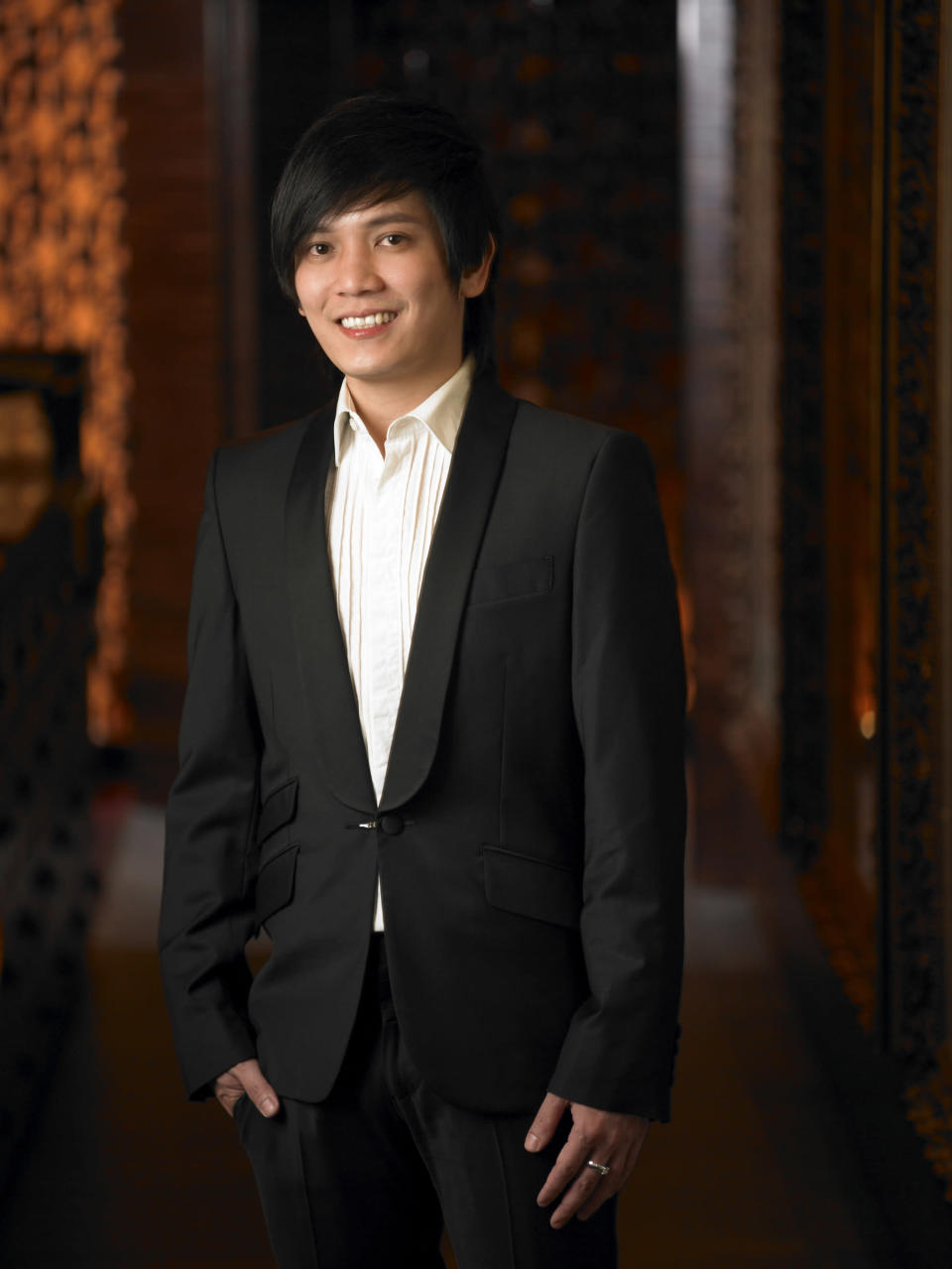 <b><p>Eldwin Chua, 35</p></b> <b><p>Founder and CEO of Paradise Group Holdings</p></b> <br> <p>Founder and CEO of Paradise Group Holdings, Eldwin Chua, 35, started out with the first Seafood Paradise outlet in 2002 at the young age of 25 and has since built the Paradise Group to a food and beverage empire of eight brands in Singapore with over 600 staff.</p> <br> <p>A member of the Entrepreneurial Organisation (EO), Eldwin is applauded as a young entrepreneur in various media platforms such as Straits Time’s “Power List 2010 (under Lifestyle), The Edge Singapore’s “Braun Büffel Trailblazer Series (Sept 2010)” and “Enterprise Asia” on Channel News Asia. In 2011, he and another joint winner were awarded the overall winners of <span>‘The Entrepreneur of The Year 2011’</span> by the Association of Small and Medium Enterprises (ASME) and Rotary Club of Singapore.</p> <br> <p>With his passion for cooking, Eldwin has developed signature items on the menus, including the Creamy Butter Crab at Seafood Paradise, and the Superior Shark’s Fin in Japanese stone pot at Taste Paradise. His inspirations for dishes and concepts stem from his overseas travels and his keen sense of imagination. With his frequent travels and interest in food, Eldwin constantly concocts new recipes with his team of chefs to suit Singaporean’s palate.</p> <br> <p>Eldwin regards himself a workaholic and places his focus on his businesses and their vision of providing quality food and service as well as innovative concepts to his customers.</p>