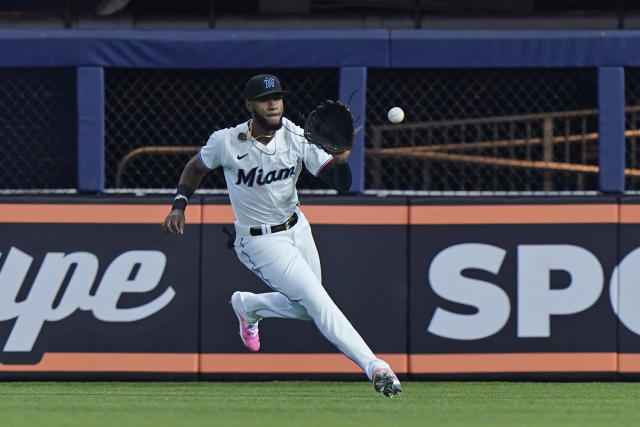 Lindor, Mets hammer Marlins' López 9-3 for sweep