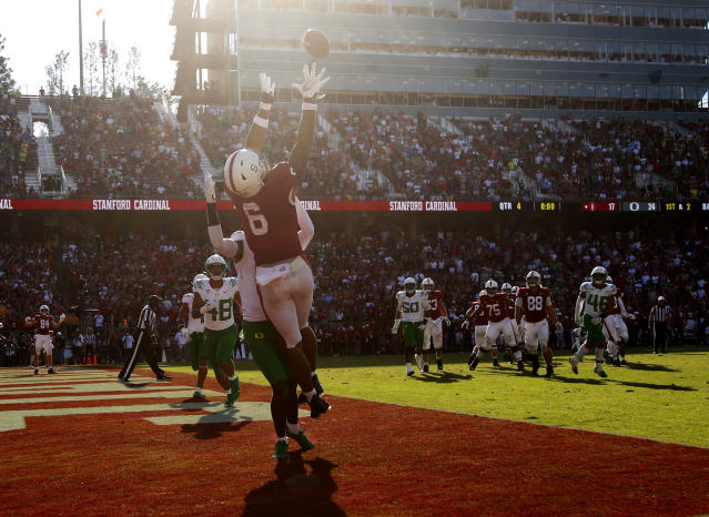 College Football Late Saturday: #16 Oregon Faces Stanford Tonight