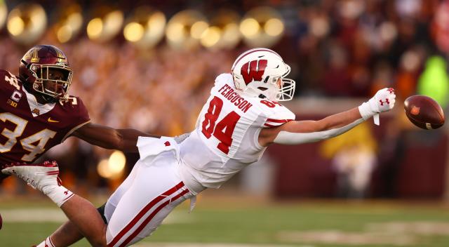 2022 NFL Draft: Dallas Cowboys take Wisconsin Badgers TE Jake