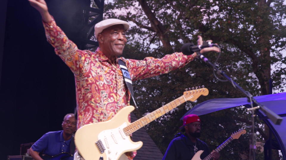 Blues legend Buddy Guy. / Credit: CBS News