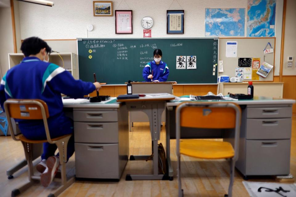 Attending a Japanese traditional calligraphy class (Reuters)