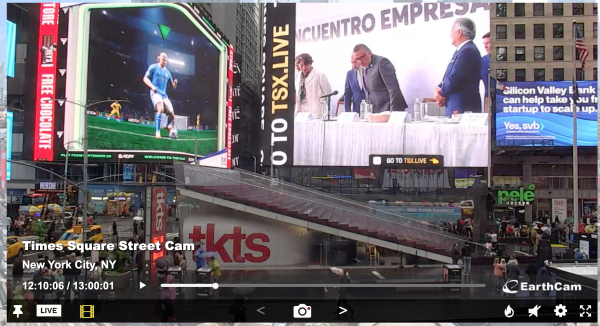 Captura de encuentro empresarial de Delfina Gómez en times square