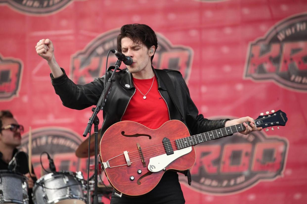 Change: James Bay has ditched the hat for his new album: Christopher Polk/Getty Images for KROQ