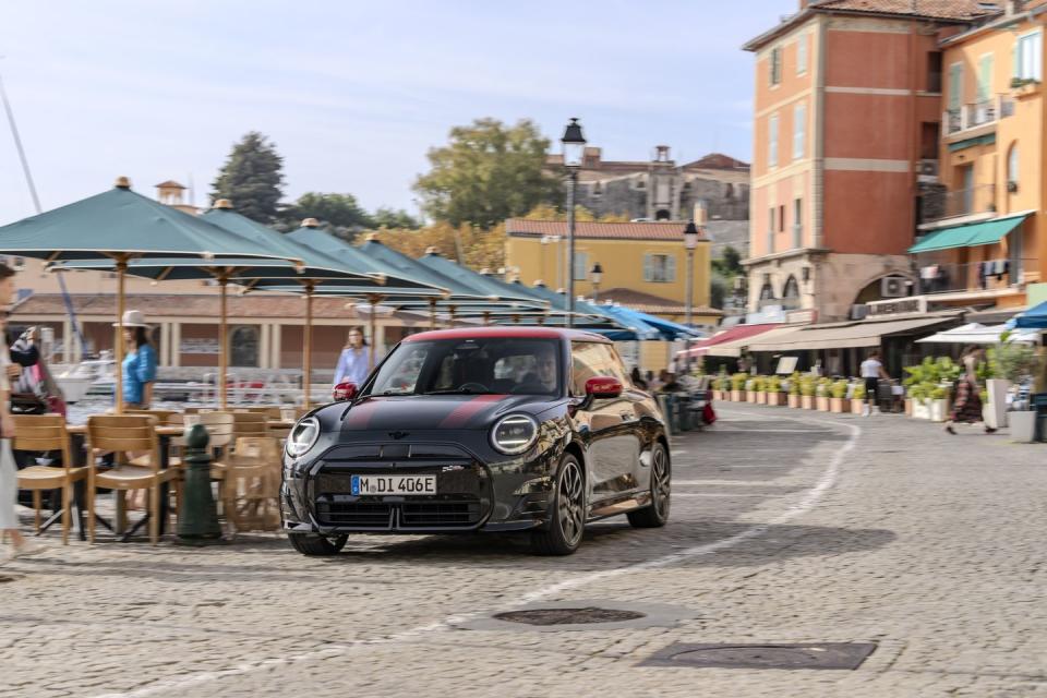 2025 mini cooper se jcw