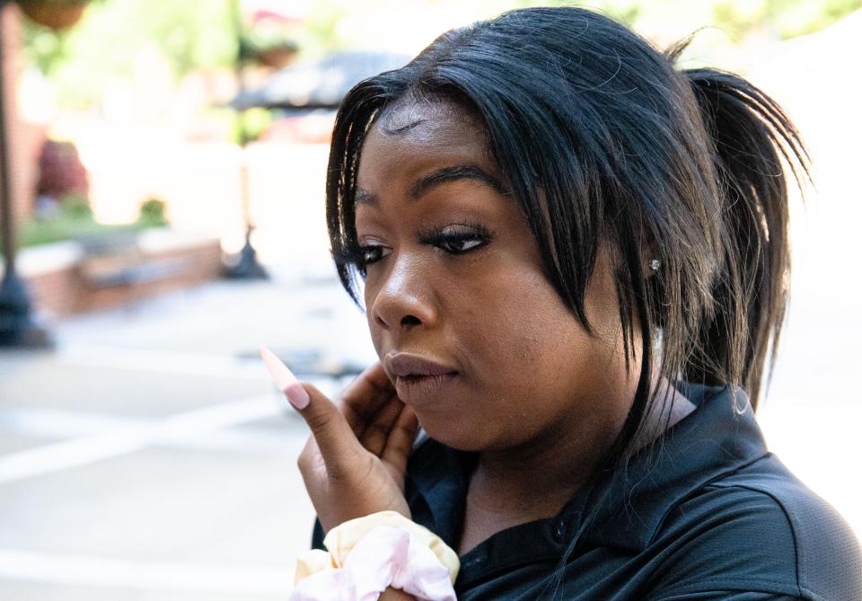 June 23, 2022; Tuscaloosa, AL, USA; Teralyn Campbell reacts to the Supreme Court’s decision to overturn Roe v Wade outside the Student Center at the University of Alabama. Gary Cosby Jr.-The Tuscaloosa News