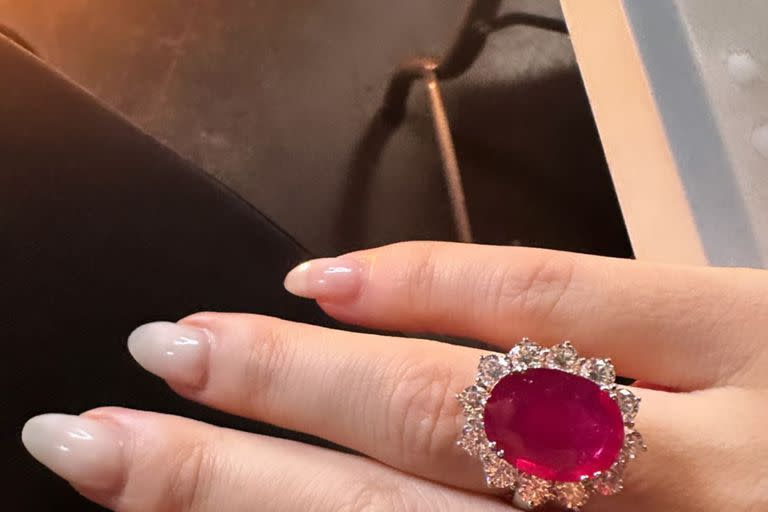 Wanda Nara mostró el lujoso anillo que le regaló Mauro Icardi