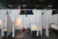 El hospital de campaña que se ha levantado en el interior del Centro de convenciones Jacob K. Javits de Nueva York. (Foto: Bryan R. Smith / AFP / Getty Images).