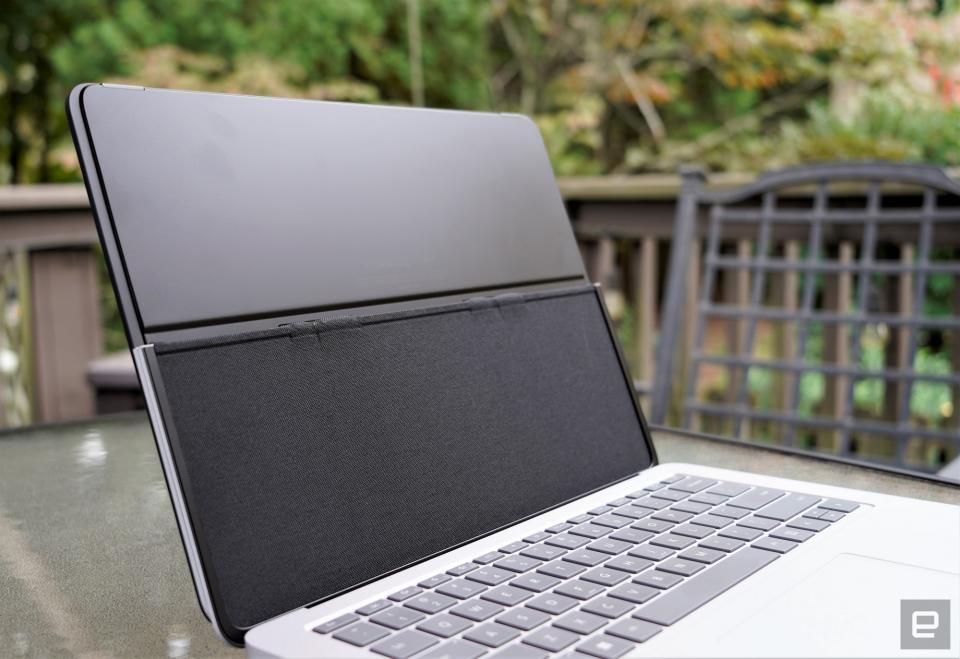 <p>Surface Laptop Studio</p> 