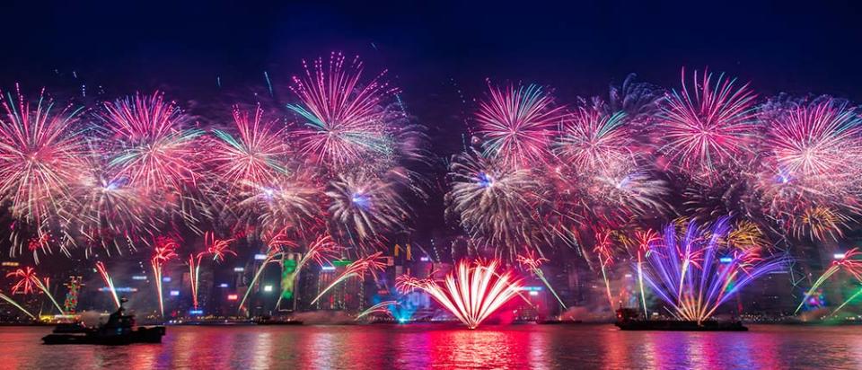 維多利亞港煙火秀（Image Source : Getty Creative/iStockphoto）