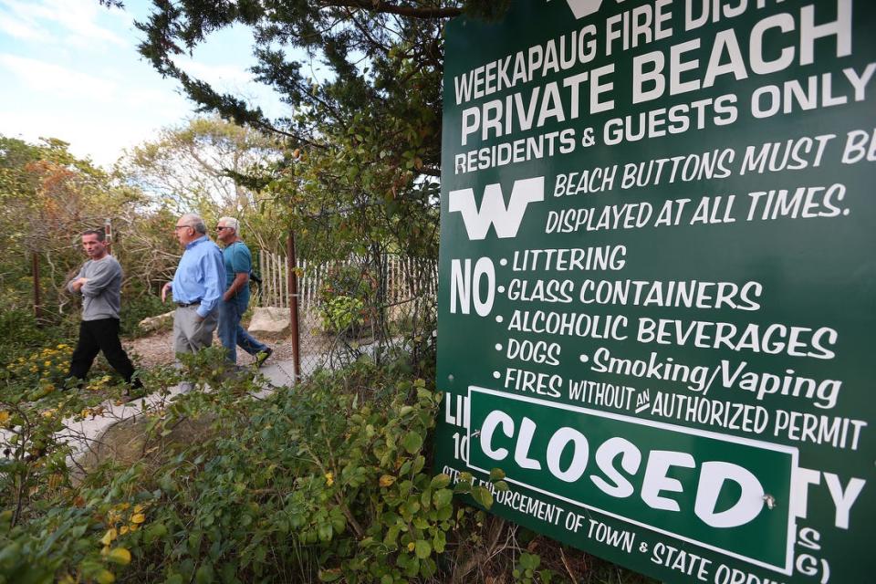 A contested right of way that public-access advocates said was illegally blocked by the Weekapaug Fire District.