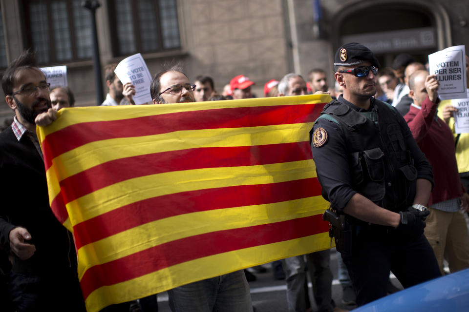 FOTOS – El independentismo se levanta en las calles de Barcelona contra las detenciones en Cataluña