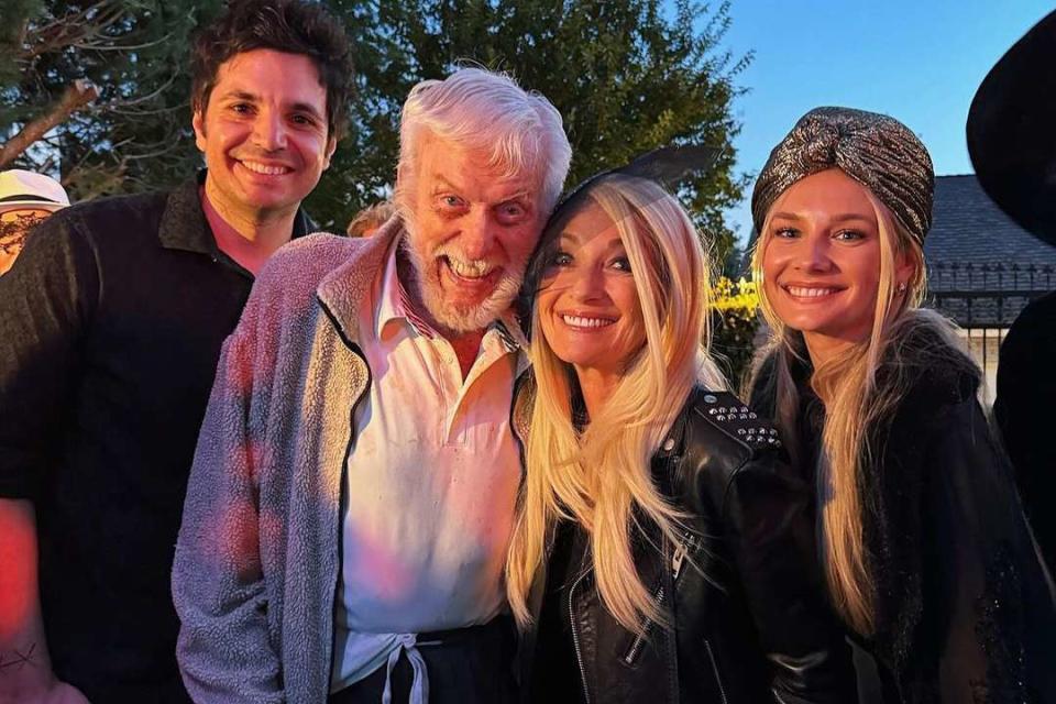 <p>Jane Seymour / Instagram</p> Jane Seymour shares photo with William Joseph, Dick Van Dyke, and Amy Manford