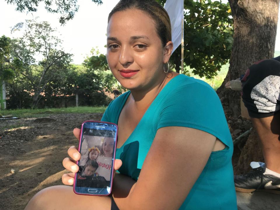 Caravan migrants: Single mother explains why she left her two children behind to journey to the US