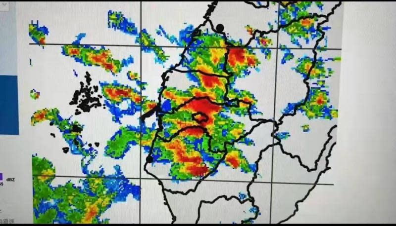 嘉義縣市強降雨超100 毫米　多處淹水幸未成災