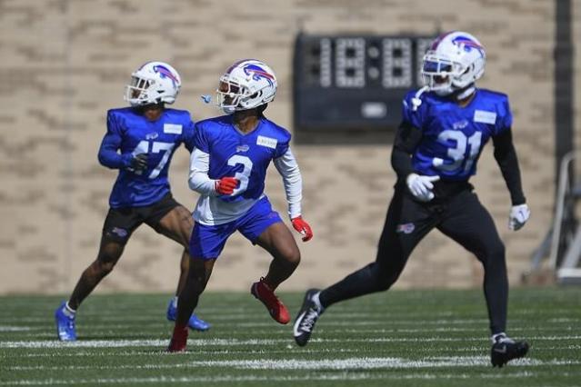 Damar Hamlin attends 1st Buffalo Bills game since his cardiac arrest