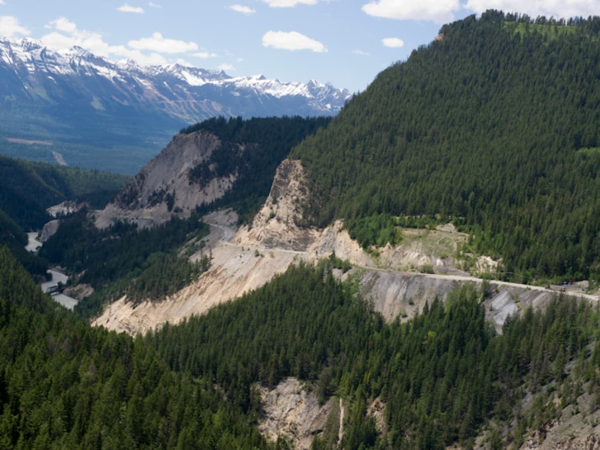 The upgrades to the 4.8-kilometre stretch of Highway 1 through Kicking Horse Canyon east of Golden, B.C., include realigning and widening sections to ease travel and mitigate rock fall and avalanche hazards.  (Government of B.C. - image credit)