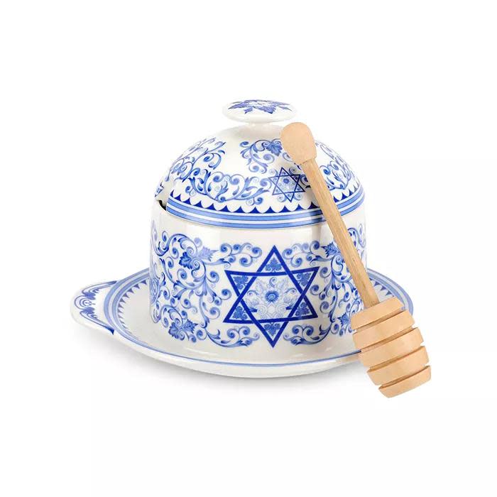 <p><a href="https://go.redirectingat.com?id=74968X1596630&url=https%3A%2F%2Fwww.bloomingdales.com%2Fshop%2Fproduct%2Fspode-judaica-honey-pot-with-drizzler%3FID%3D4368047&sref=https%3A%2F%2Fwww.townandcountrymag.com%2Fsociety%2Fg40677633%2Frosh-hashanah-gift-ideas%2F" rel="nofollow noopener" target="_blank" data-ylk="slk:Shop Now;elm:context_link;itc:0;sec:content-canvas" class="link ">Shop Now</a></p><p>Judaica Honey Pot with Drizzler</p><p>bloomingdales.com</p><p>$60.00</p>