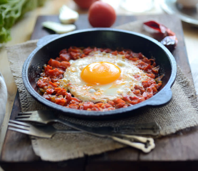 Cocinar Huevos en el microondas, Tip de Viernes, cocinar huevos en el  microondas es súper fácil, con el utensilio Colombraro ideado para esta  función, solo debés abrirlo, colocar unas