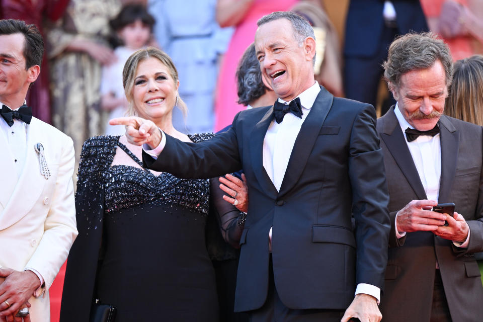 CANNES, FRANCIA - 23 DE MAYO: Rita Wilson y Tom Hanks asisten a la alfombra roja de 