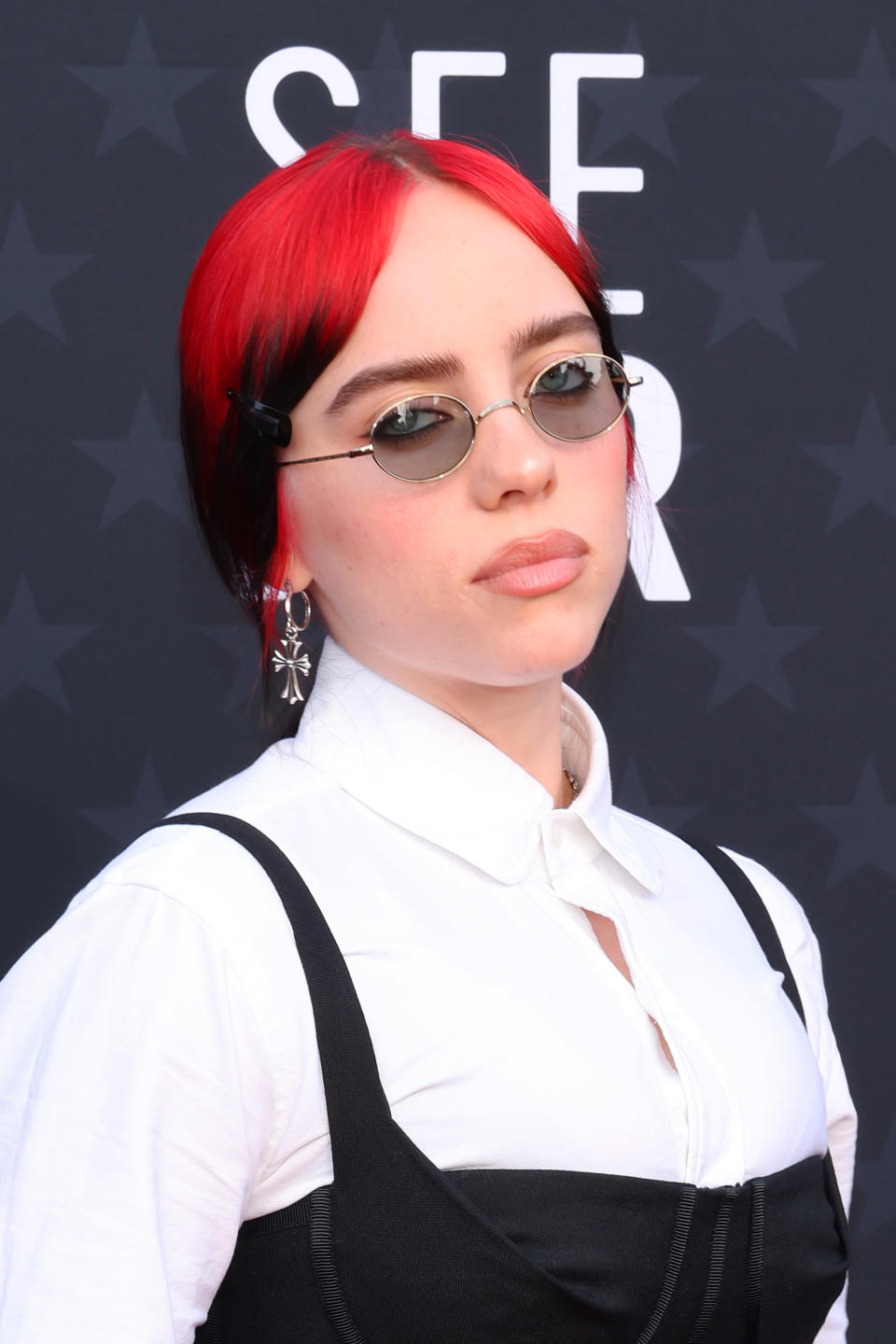 billie eilish, critics choice awards, red carpet, billie eilish crirtcs choice awards, billie eilish red carpet, billie eilish red hair