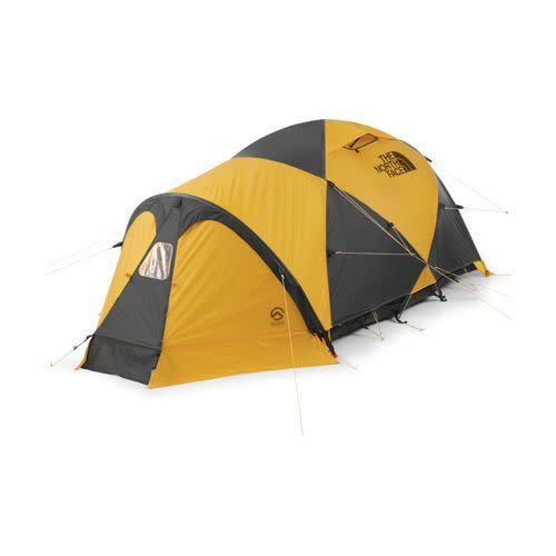 6) The North Face Mountain 25 Tent With Footprint