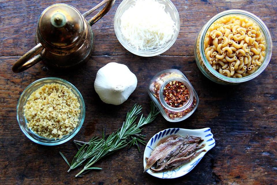 Pasta with Slow-Cooked Cauliflower, Anchovies, and Garlic Ingredients?yhoo=true