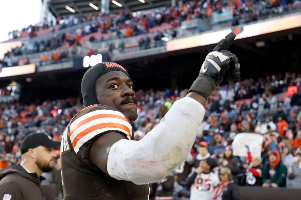 Cleveland Browns linebacker Jeremiah Owusu-Koramoah (6) walks off the field after a game against the Chicago Bears on Dec. 17 in Cleveland.