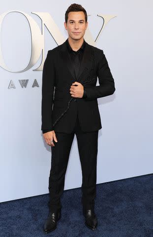 <p>Dia Dipasupil/Getty </p> Skylar Astin