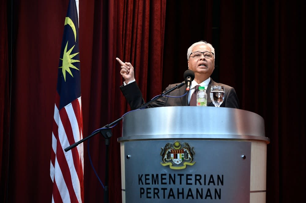 Senior Minister (Security Cluster) Datuk Seri Ismail Sabri Yaakob speaks during the Defence Ministry monthly meeting in Kuala Lumpur August 18, 2020. — Bernama pic