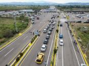 Venezuela and Colombia reopen completely the border at the Coronel Atanasio Girardot binational bridge in Urena