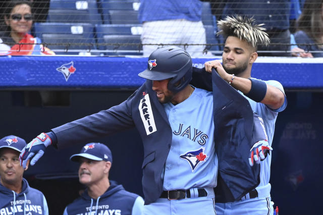 Garlick, Miranda 2 HRs each, Twins end Jays' win streak at 8