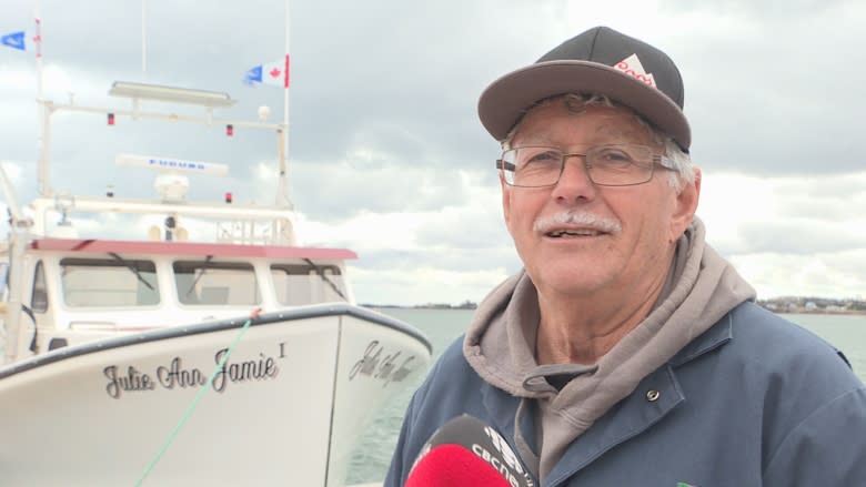Record lobster prices in Nova Scotia gives Island fishermen 'hope'