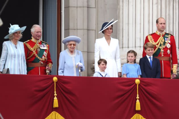 (L-R) Camilla, Charles, the Queen, Kate, Louis, Charlotte, George and William on the Buckingham Palace balcony (Photo: Neil Mockford via Getty Images)