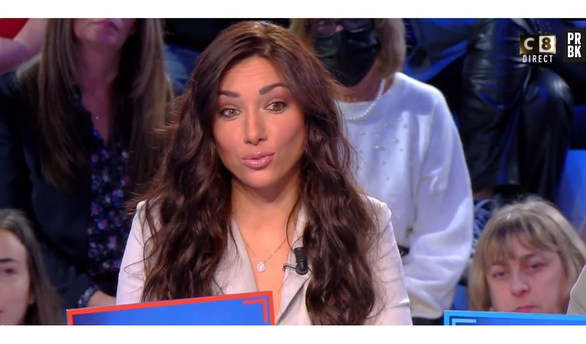 "Une chance sur deux de se faire défoncer" : Delphine Wespiser saoulée par le tribunal de TPMP, elle clashe l'émission -