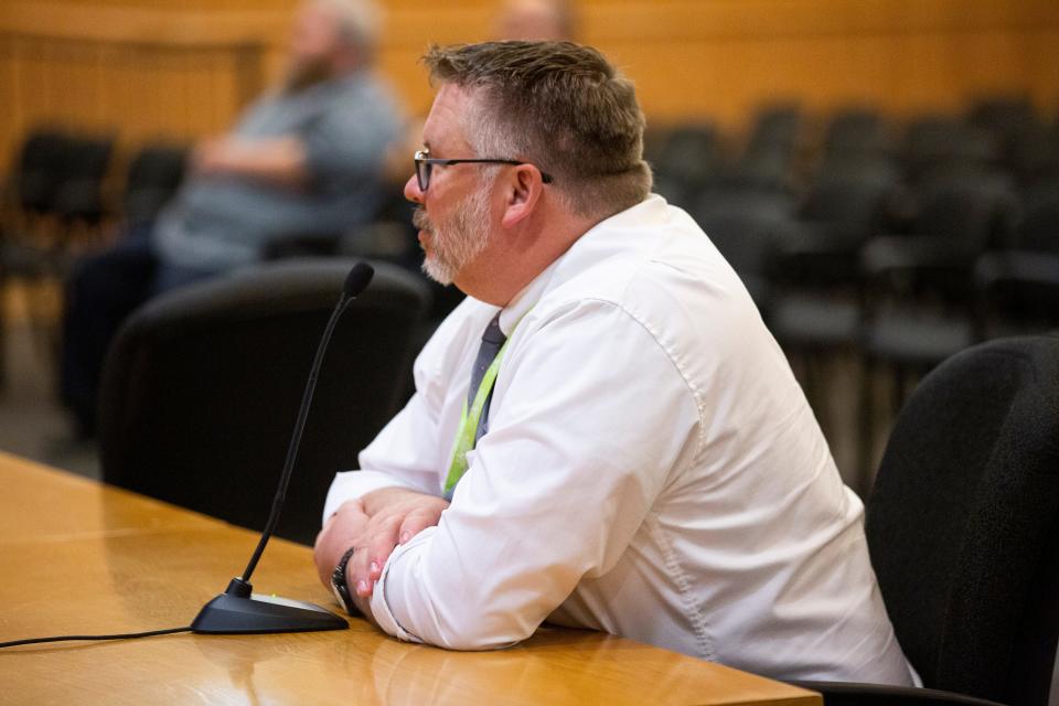 Executive Director of Animal Services Center of the Mesilla Valley Clint Thacker answers questions during an ASCMV meeting on Wednesday, Sept. 20, 2023, at the Doña Ana County building.
