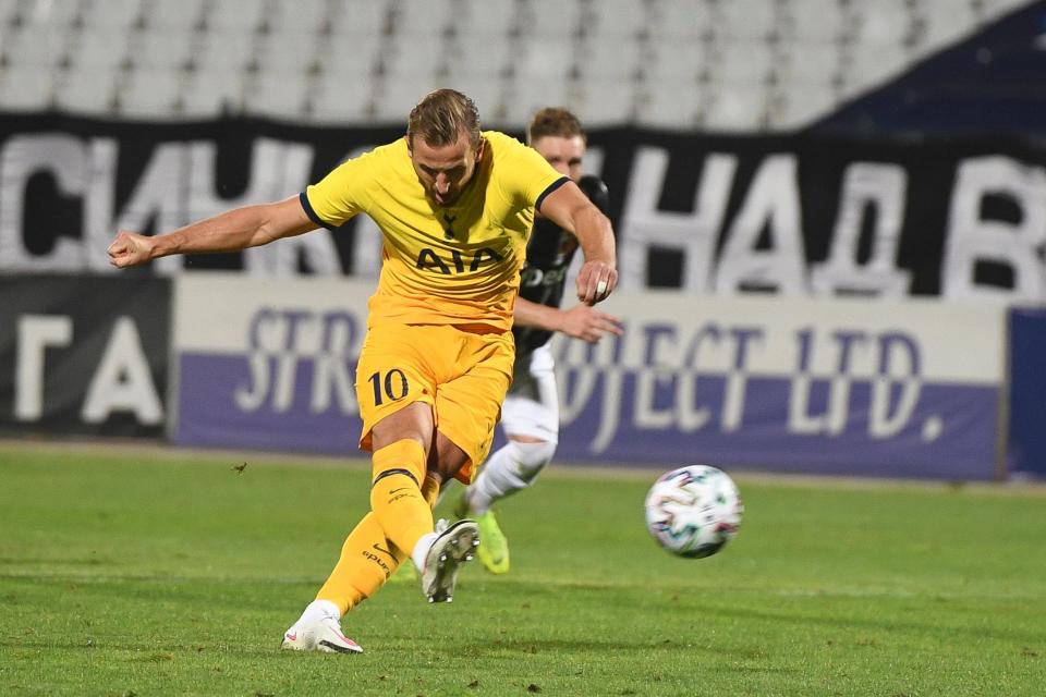 Harry Kane scores from the spot against Plovdiv (EPA)