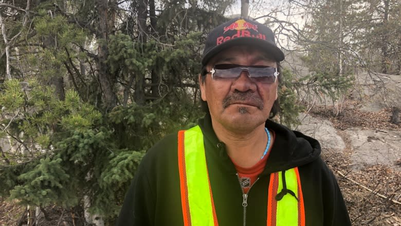 'I feel really happy': Yellowknife's homeless take pride in new employment program