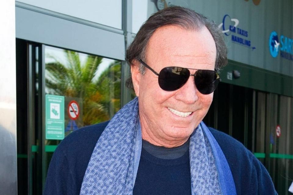 Julio Iglesias (File photo)