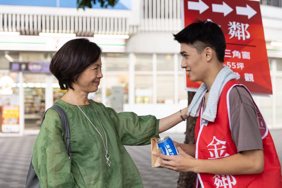 楊宗樺表示「憶起來看偶」生活化又接地氣，年輕學子和失智長輩相互補位，產生更多化學效應，樂在其中。