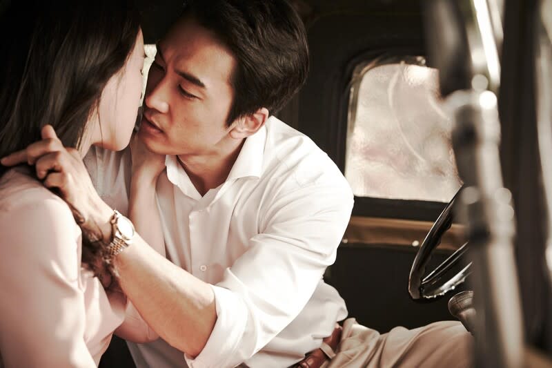 宋承憲和林智妍在車上偷情的經典畫面，更讓林智妍一戰成名