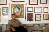 Angel Vivas, a retired army general and anti-Maduro protester, speaks during an interview with Reuters in Caracas March 31, 2015. REUTERS/Carlos Garcia Rawlins