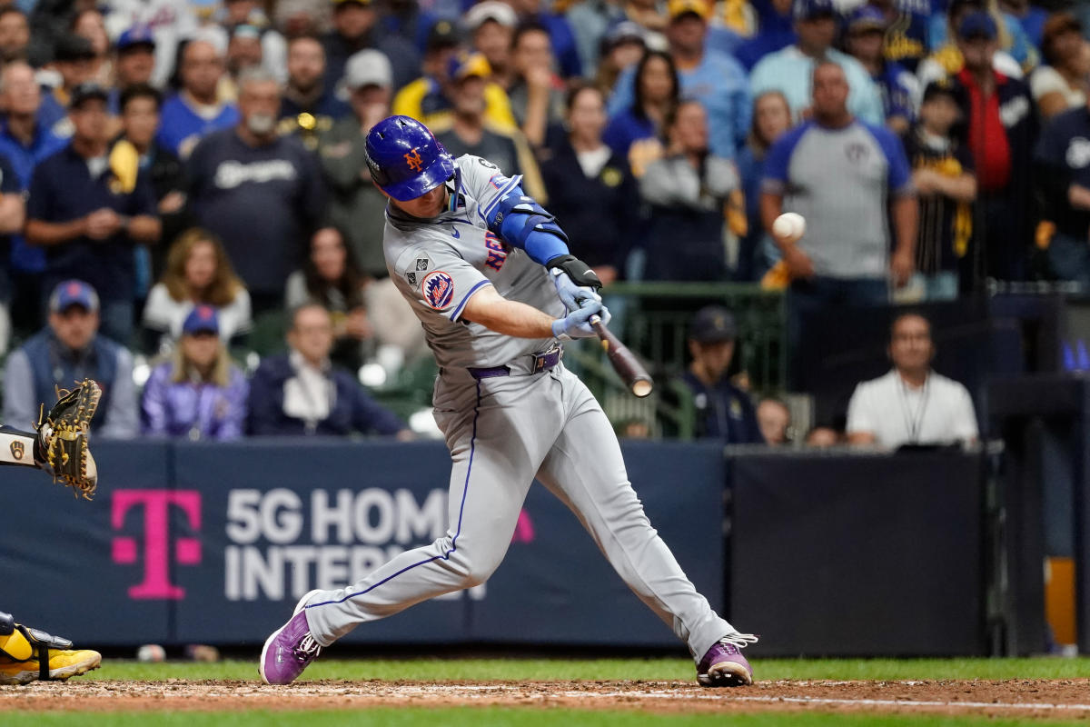 2024 MLB Playoffs: Pete Alonso ends home run drought, sends Mets to NLDS with 3-run home run in Wild Card Game 3