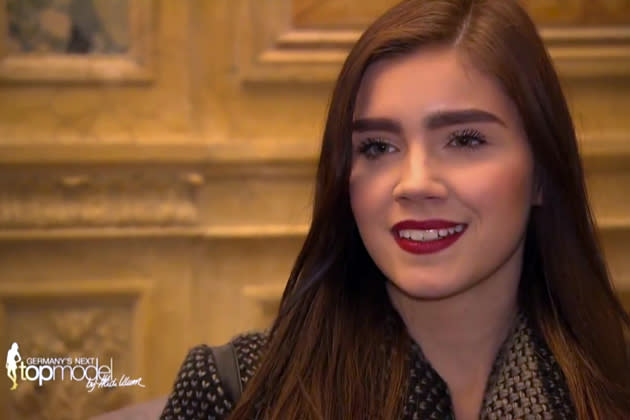 Nathalie erscheint voll geschminkt zum Fitting in Paris (Screenshot: ProSieben)