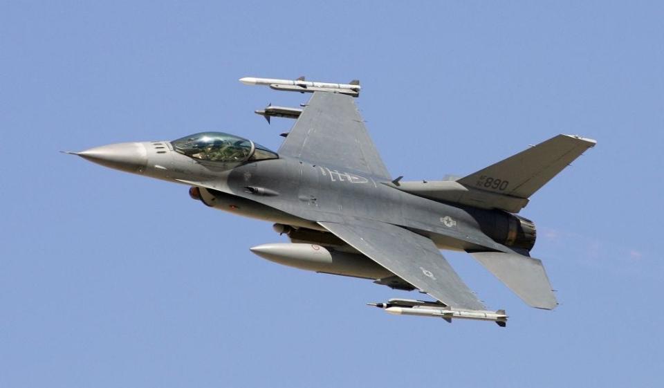 F-16