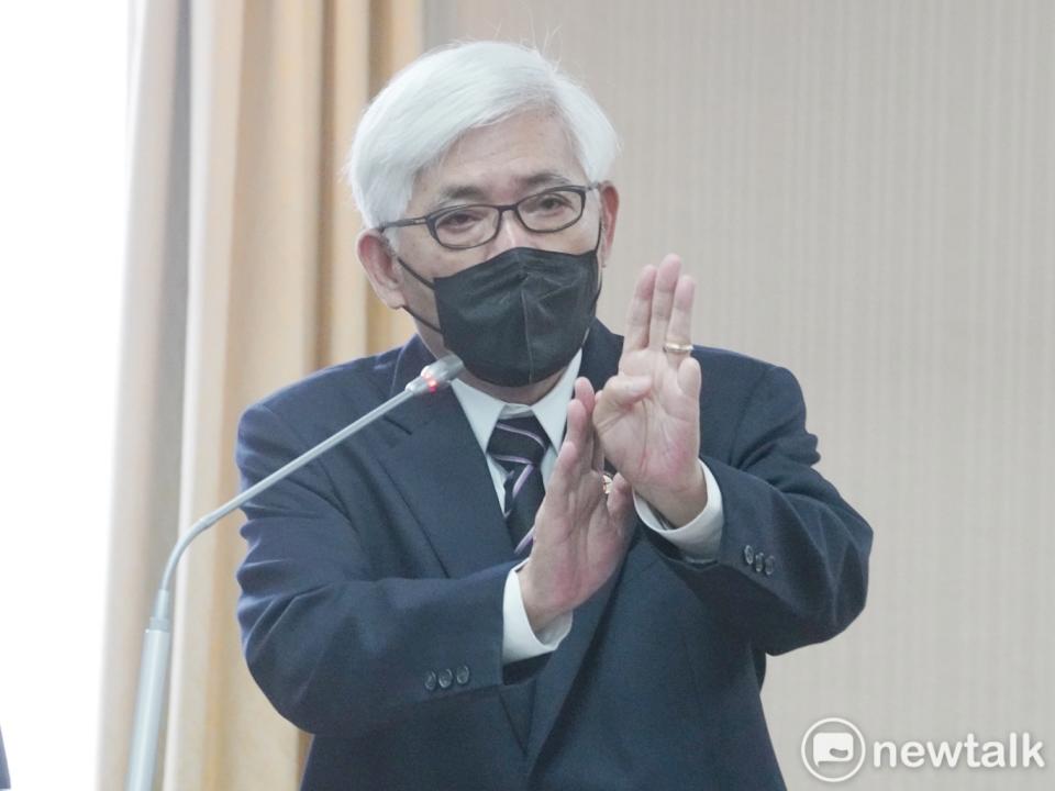 監察院就去年大選，確診者不得投票一事，促請中選會及衛福部檢討改進後，時代力量也發聲抨擊中選會。圖為中選會主委李進勇。   圖：張良一/攝（資料照）