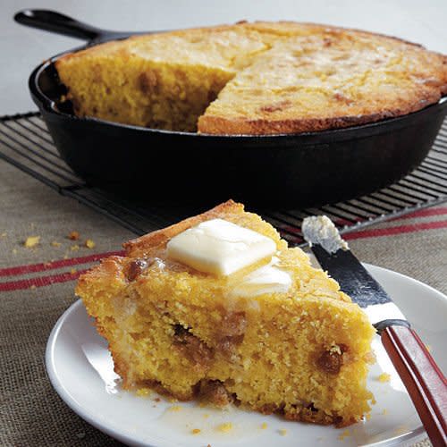 Grannie's Cracklin' Cornbread