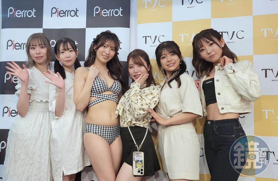 山岸綺花（左三）與川越仁子、藤田梢、Kozue Minami、松本梨穗、永井堇一起參加TAE成人博覽會。