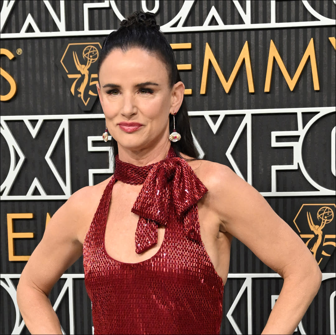  Juliette Lewis arrives for the 75th Emmy Awards. 