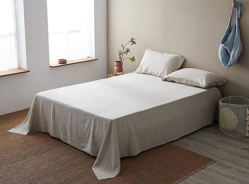 5) Stone-Washed Linen Sheet Set